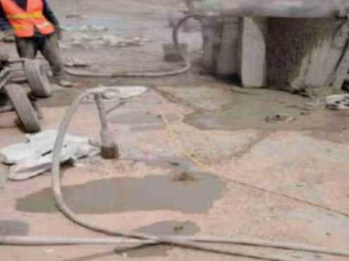 盐田水泥混凝土路面板底注浆技术 路面脱空注浆整治方案